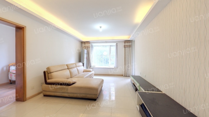 东郊小镇第三街区二手房实景图