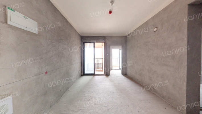 华美翡丽山四期二手房实景图