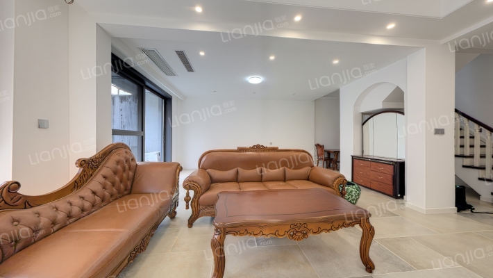 揽山墅二手房实景图