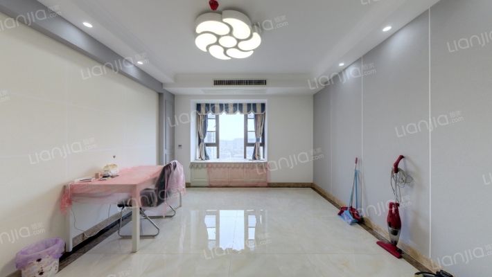 天下龙岭广场二手房实景图