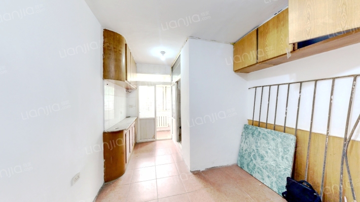 辽大校部家属区二手房实景图