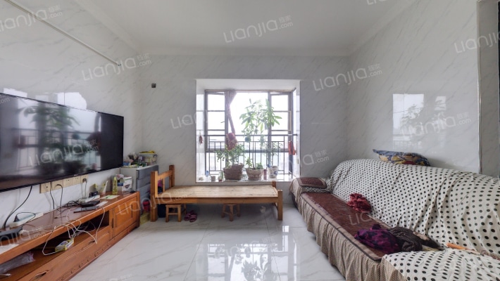 金威名苑二手房实景图