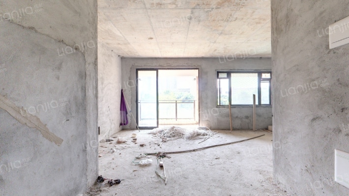 龙光玖御湖二手房实景图