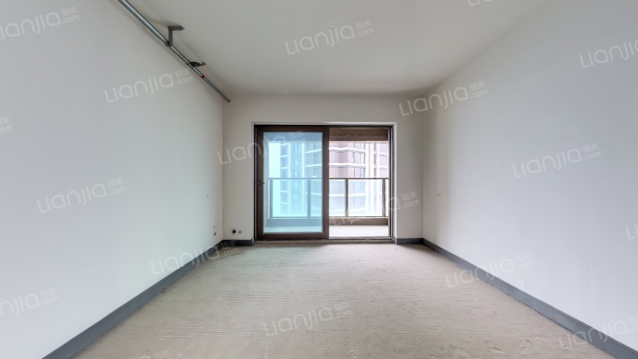 长嘉汇五期二手房实景图