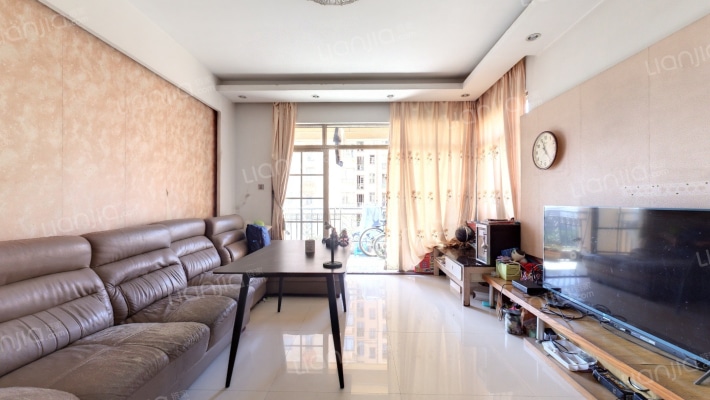 佛山奥园贝沙轩二手房实景图