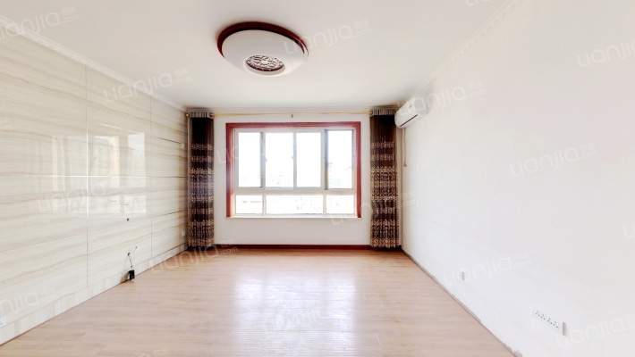 奇泉梨花村二手房实景图