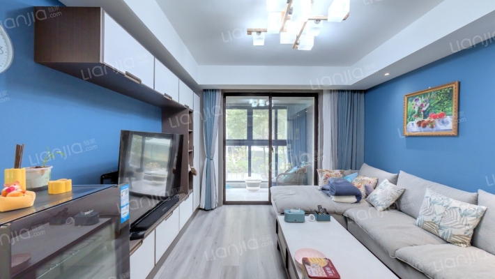 馨雅名庭东区二手房实景图