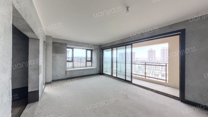 朗基水印三生院香二手房实景图