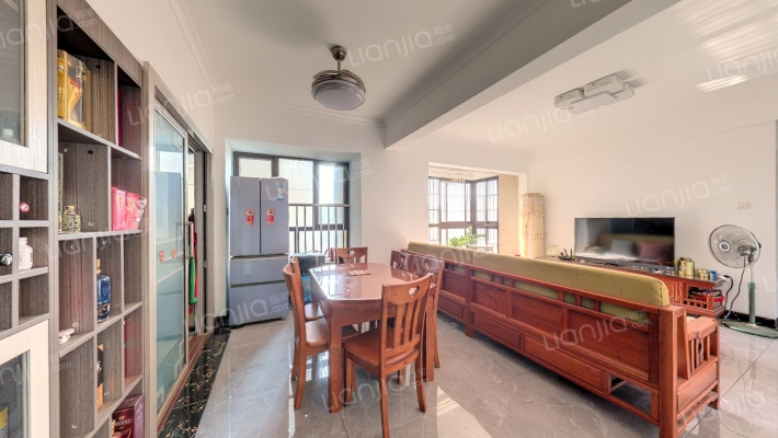 集美雅苑二手房实景图