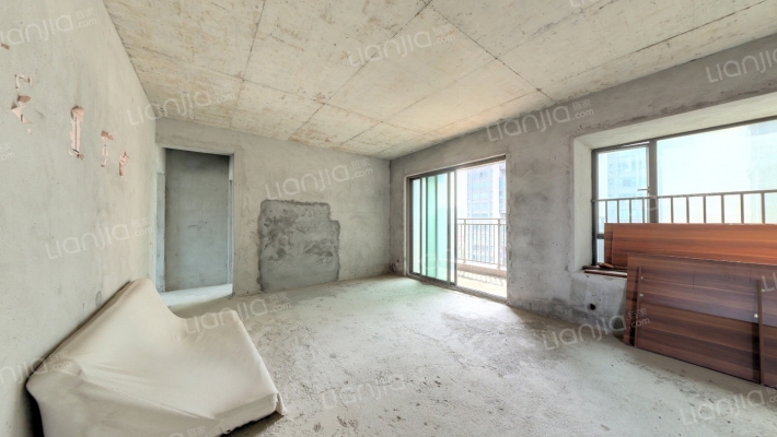 世汇蓝天二手房实景图