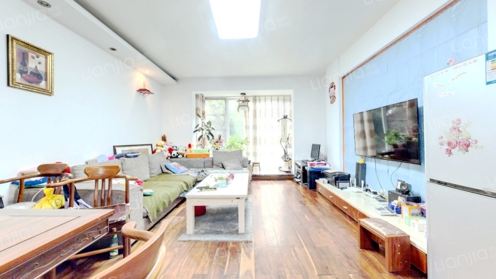 川大河畔二手房实景图