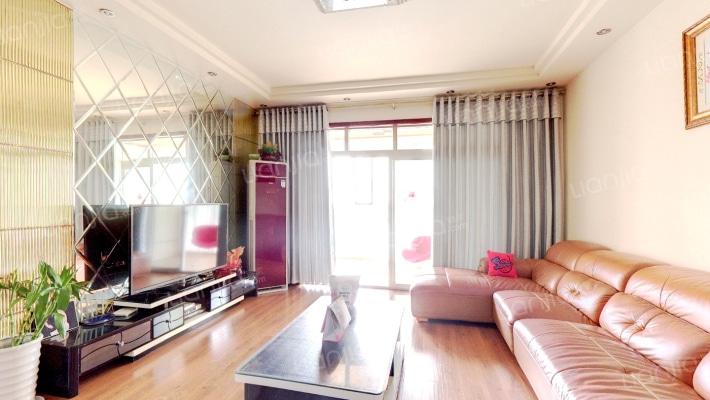 伴山名都二手房实景图