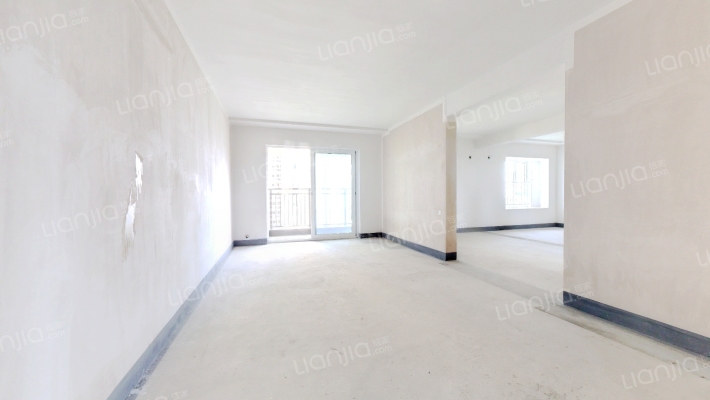 依云水岸二手房实景图