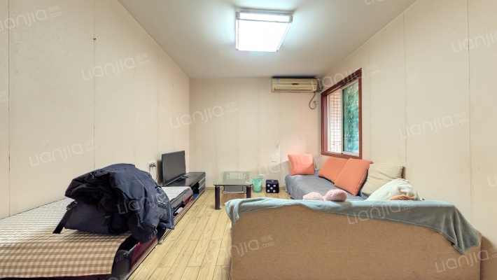 创泰安居大厦二手房实景图