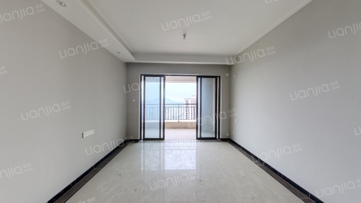 保利林语爱丁堡二手房实景图