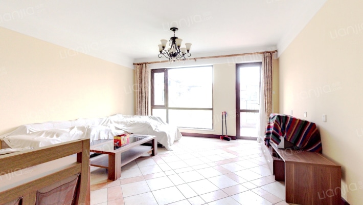 海阔水岸花墅二手房实景图