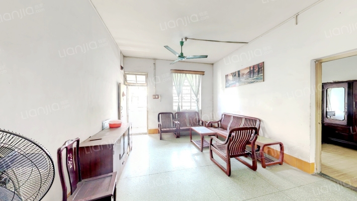 地质街二手房实景图