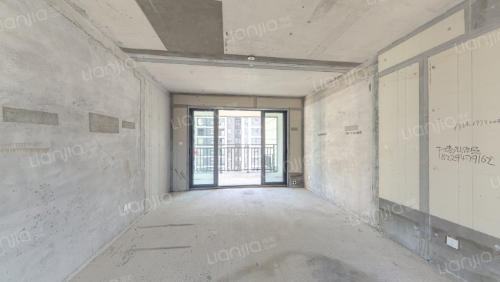 轨道中建麓江府二手房实景图