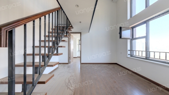 龙湖CBD光年二手房实景图