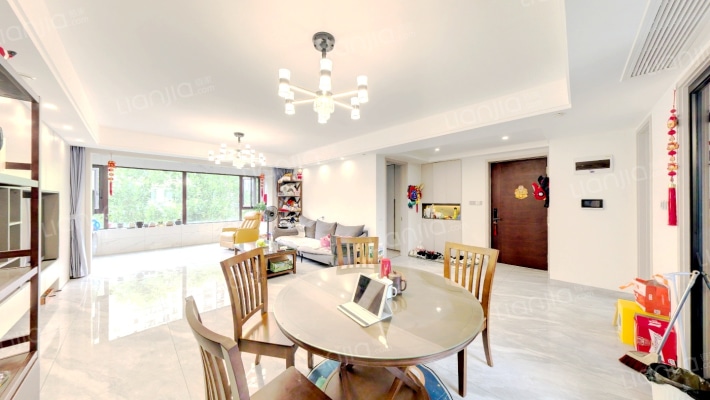 雍荣府C区二手房实景图