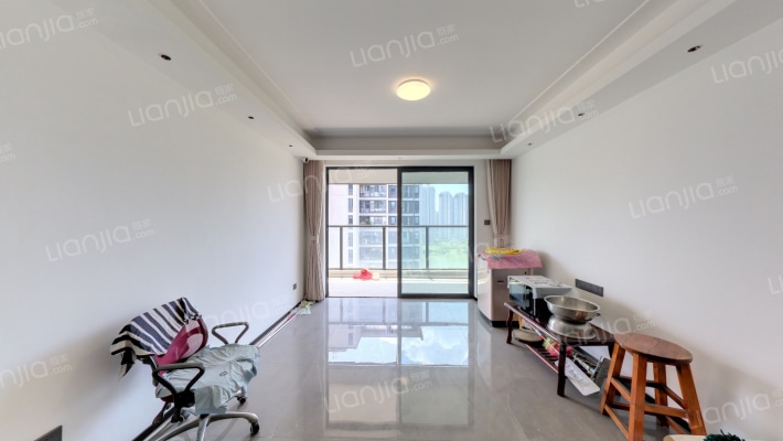 美的云樾二手房实景图