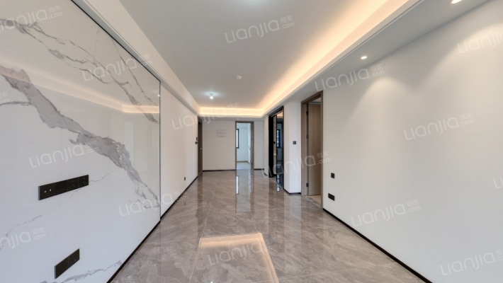 保利朗玥旭章二手房实景图