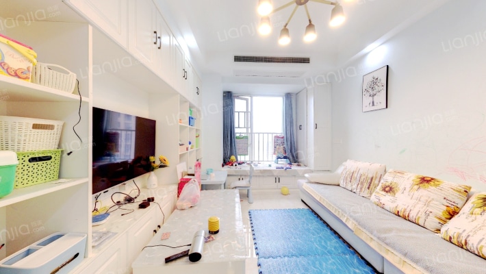 当代安普顿小镇二手房实景图