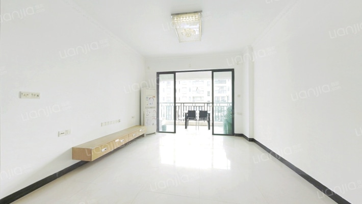 怡佳名苑二手房实景图