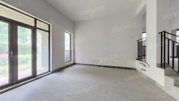 枫丹白露别墅二手房实景图