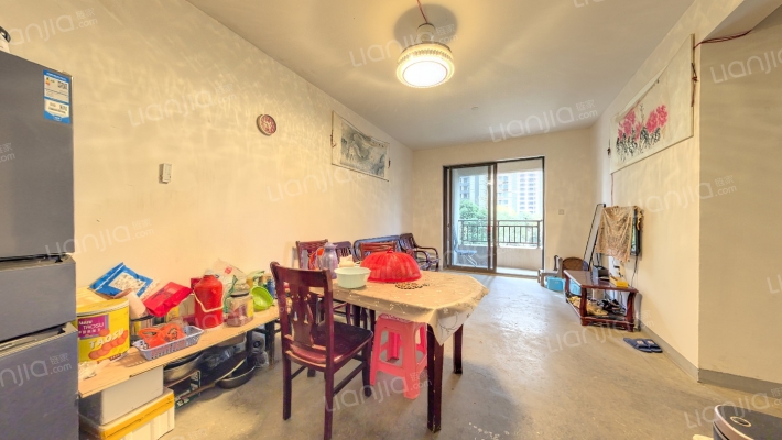 绿地国际博览城二期博睿二手房实景图