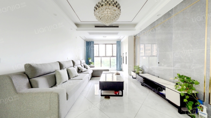 融创凡尔赛领馆三期二手房实景图