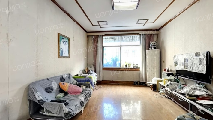 市幼儿园宿舍二手房实景图