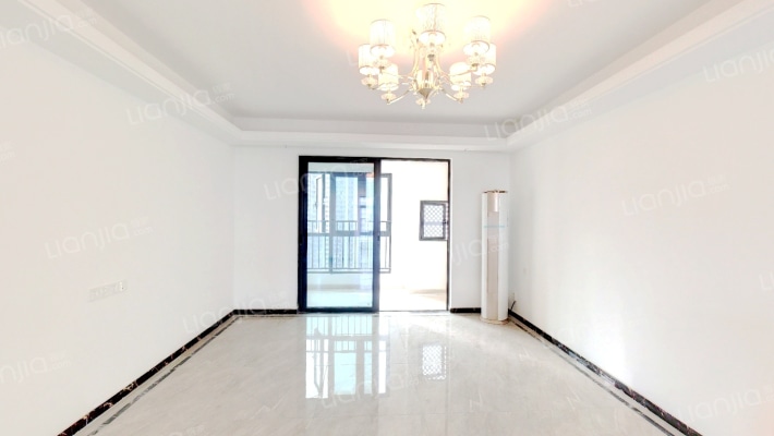 万润·滨江天著二手房实景图