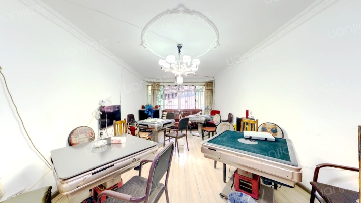 鸿福景苑二手房实景图