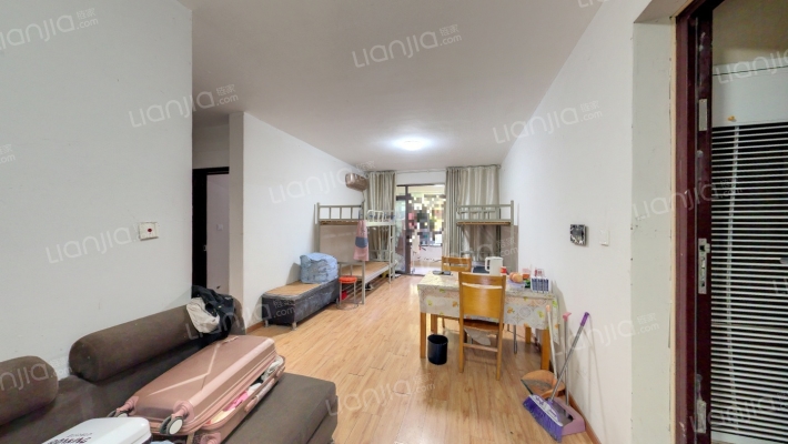 东方蓝海二手房实景图