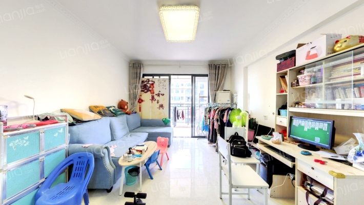 恒荣格拉斯堡二手房实景图