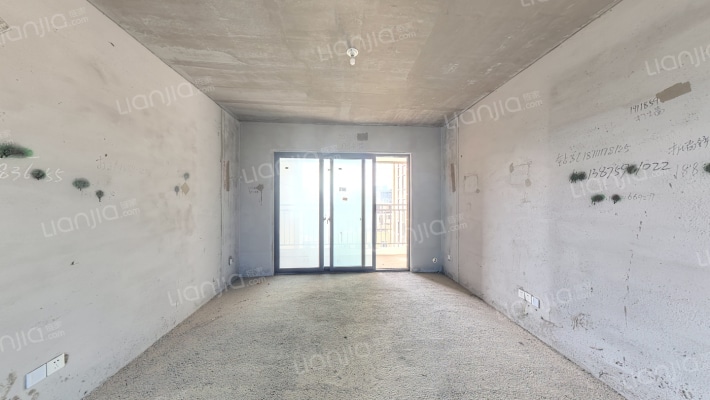 港湘铂玥二手房实景图