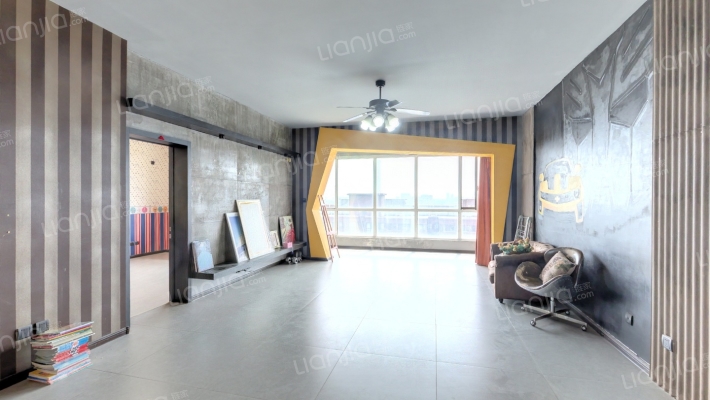 泰莱白金湾二手房实景图