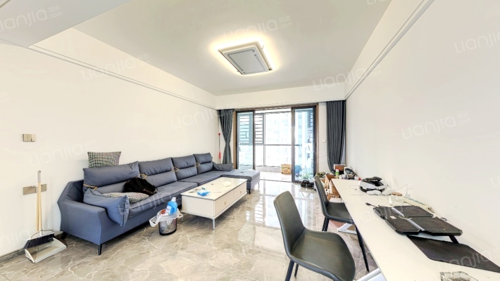 东方红梅溪枫林二手房实景图