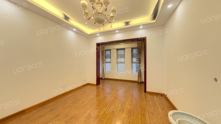 金舆名苑二手房实景图