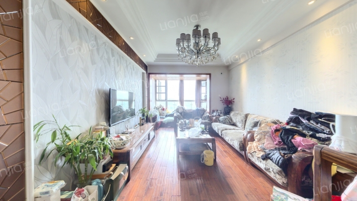 红墙国际二手房实景图