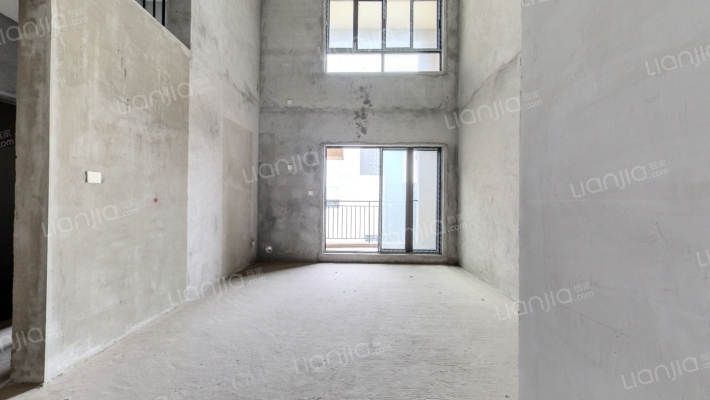 华美翡丽山二期二手房实景图