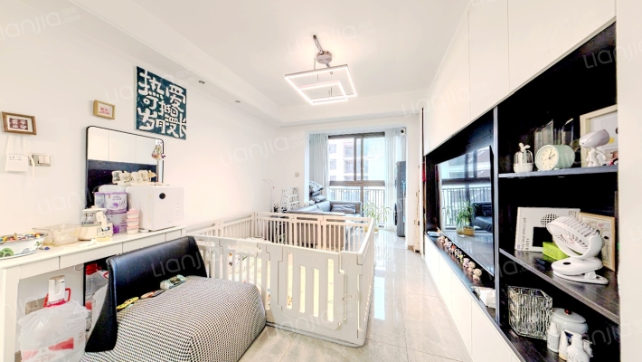 中海阅麓山二手房实景图