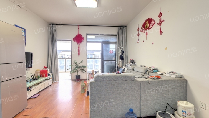 岭秀都江1期二手房实景图