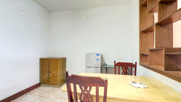 湖东新村二手房实景图