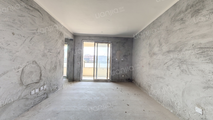 中国摩四期春藤佳苑二手房实景图