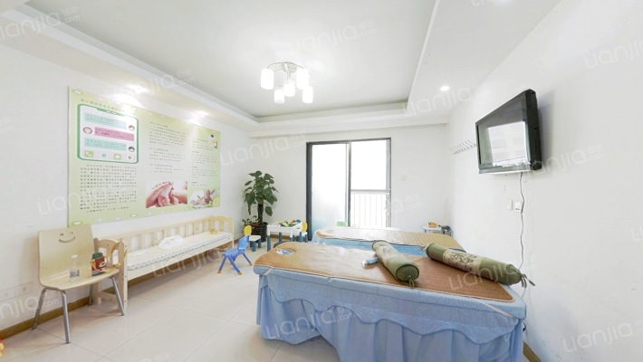 铂金公寓二手房实景图