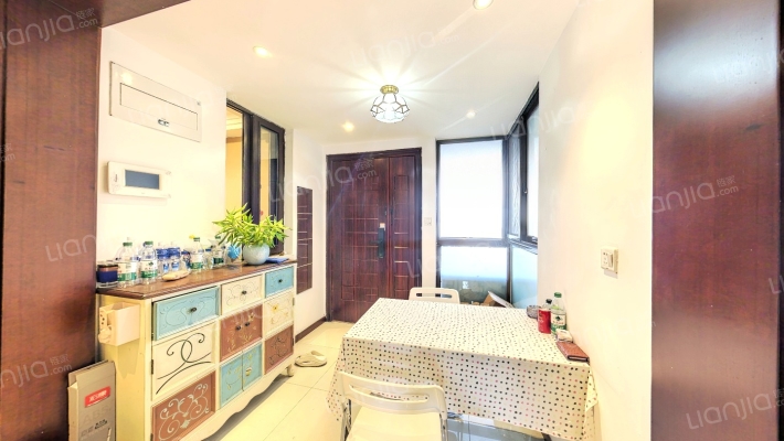 莱蒙水榭春天二手房实景图