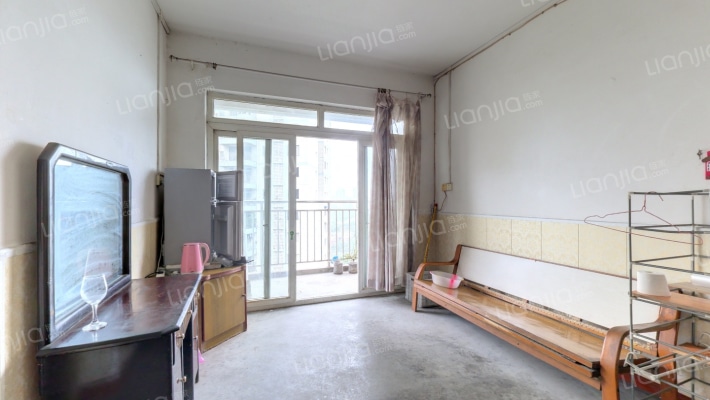 人和花园B区二手房实景图