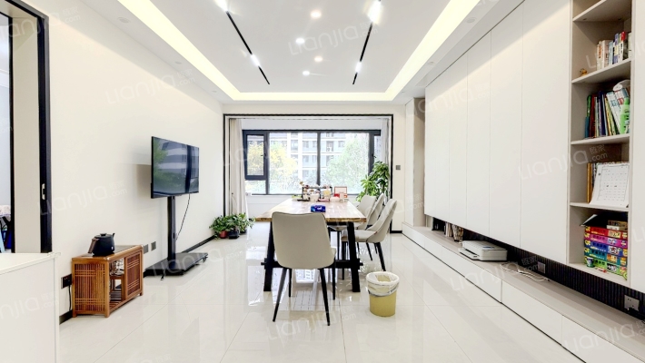 泰宏建业国际城10号院二手房实景图